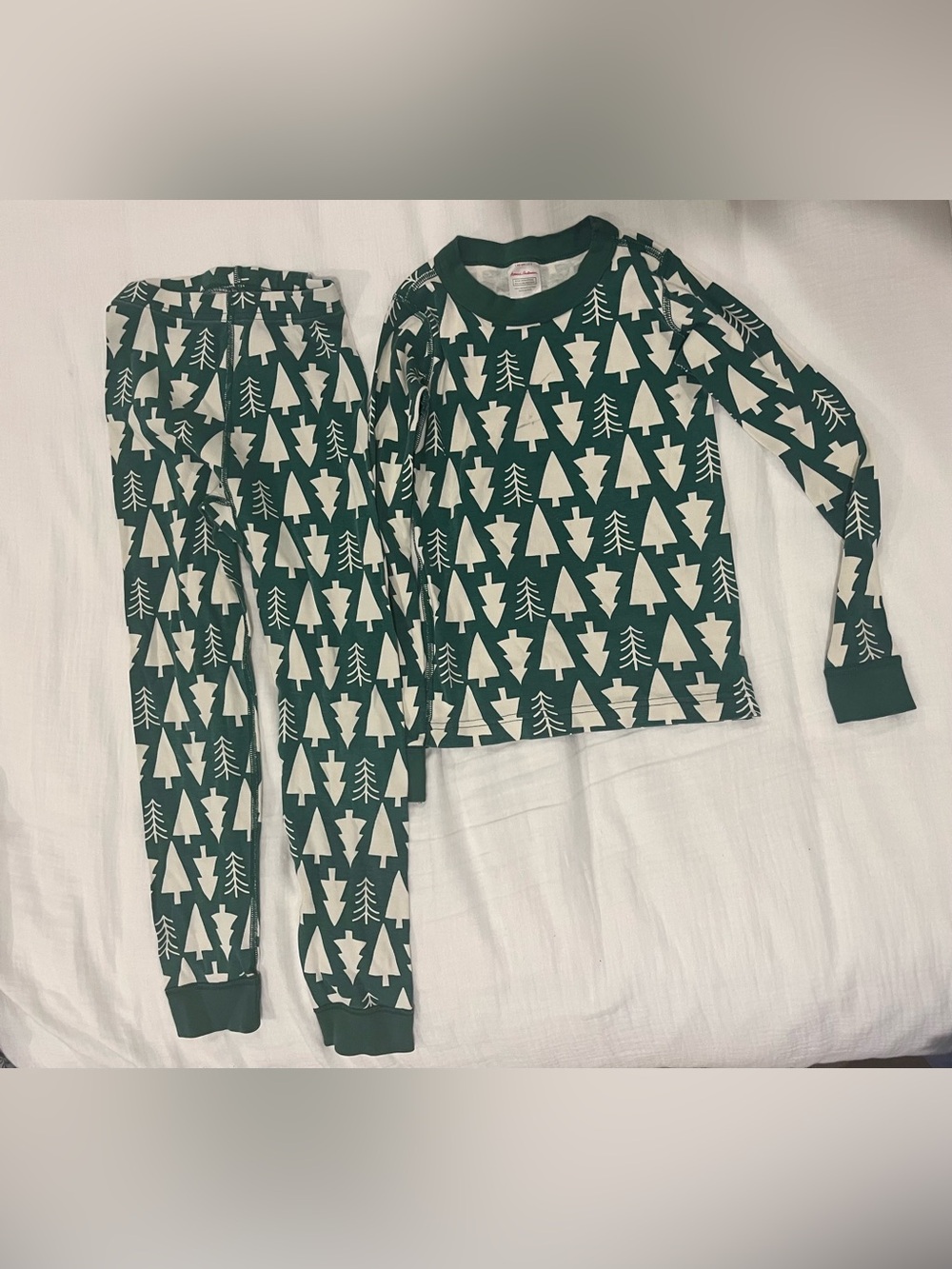 Hanna Andersson Long John Pajama Set in Evergreen Tree Print Evergreen Tree